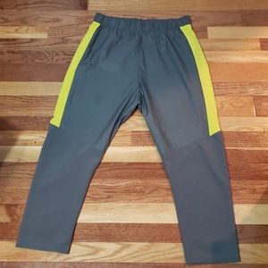 Womens Under armour training pants size Small new